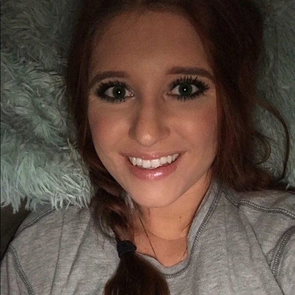 Meet your Posher, Karlee - Picture 1 of 1